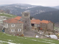 Village de LAVILLATTE, place de l'église (Cliquez pour Zoomer)